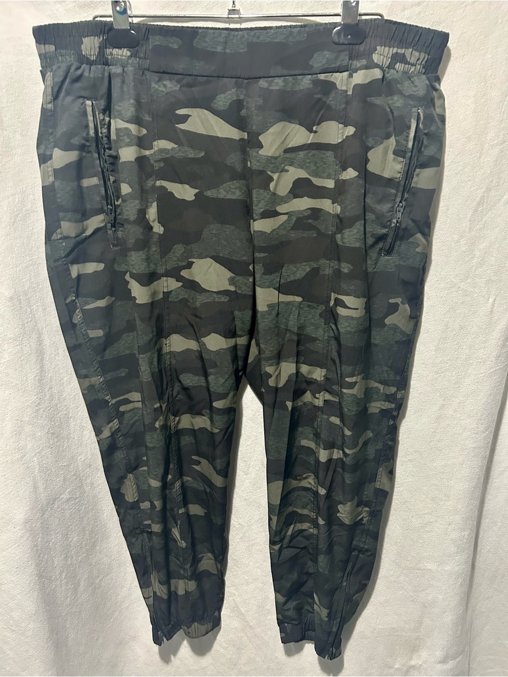 Old Navy Active Stretchtech Camo Jogger Pants XL Petite Women’s